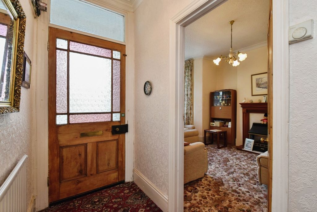 Property photo 2 of 21 Pbox-Img.Jpg
