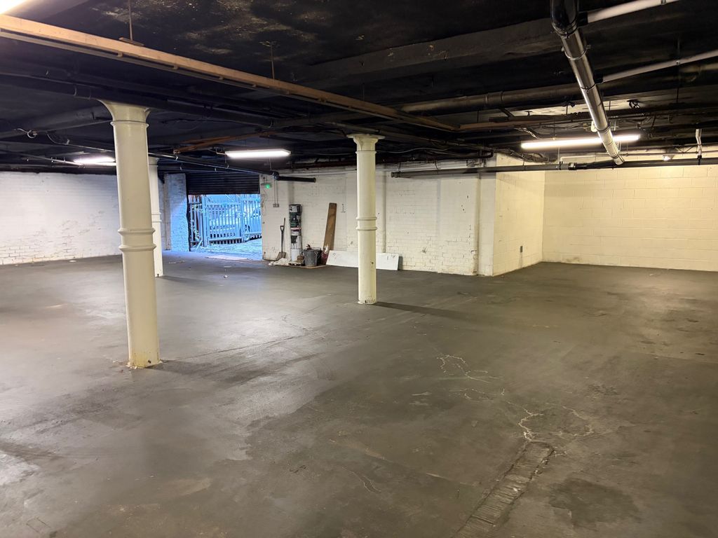 Property photo 3 of 4