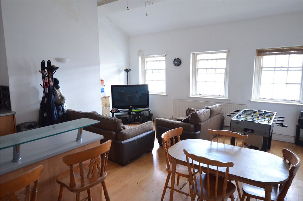 Property photo 3 of 8 Picture No. 08