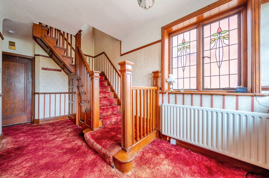 Property photo 2 of 15 1383198-9-691Da50...