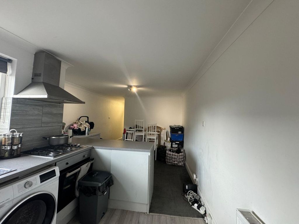 Property photo 3 of 10 Bedroom 1