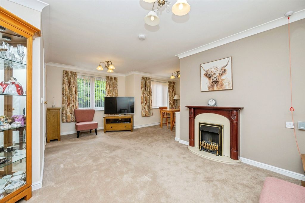Property photo 3 of 25 Living Room