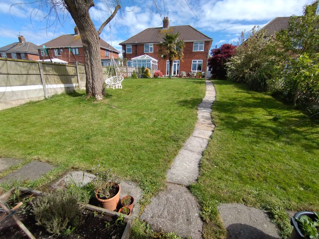 Property photo 2 of 34