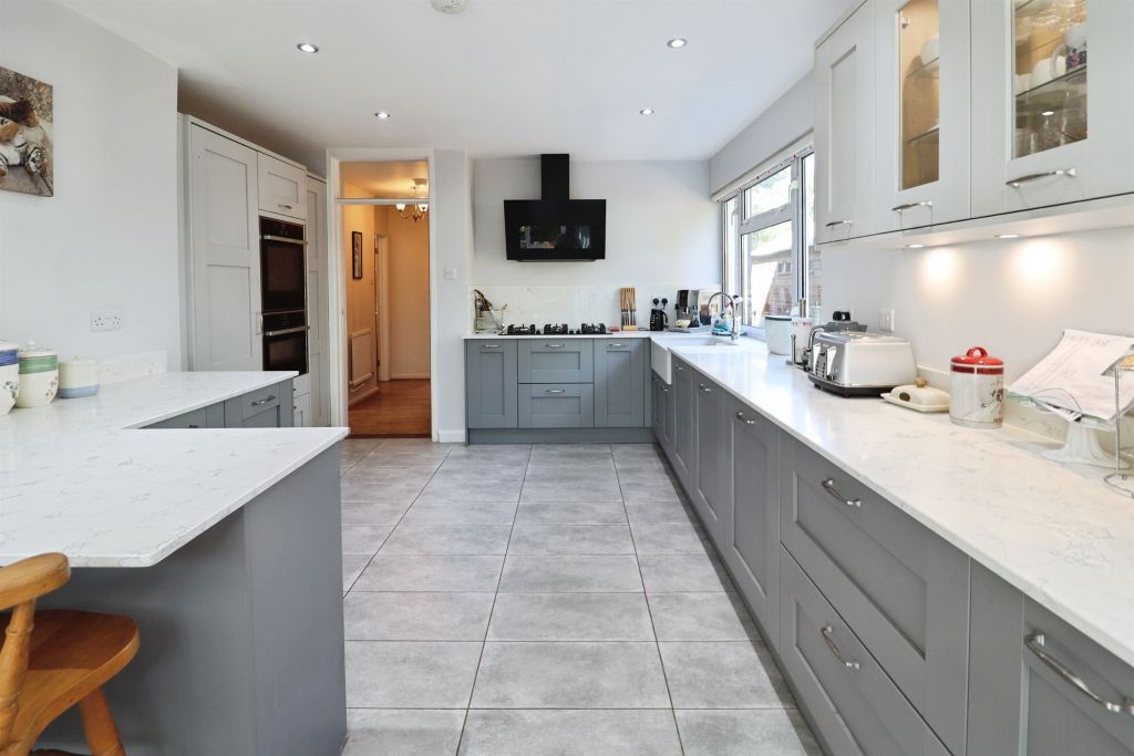 Property photo 3 of 35