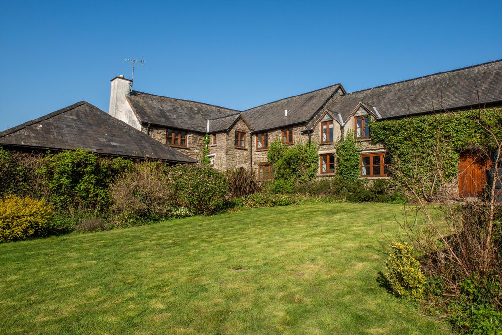 Property photo 1 of 17 Image