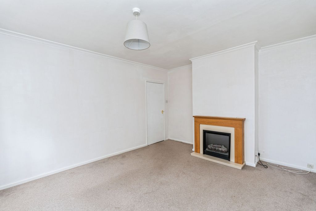 Property photo 3 of 18 Lounge/Dining Room