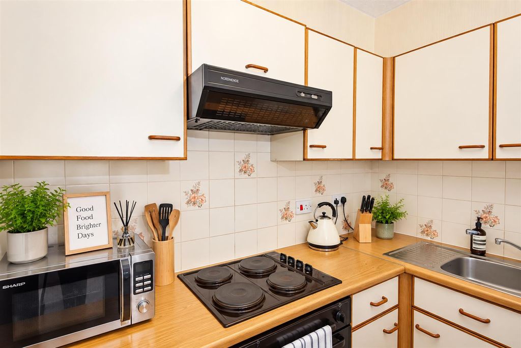 Property photo 3 of 6 66Cbd91A-3A2A-4967-A1B8-c2d0c423226B.Png