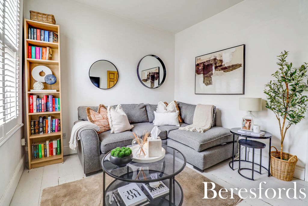 Property photo 2 of 17 Picture No. 01