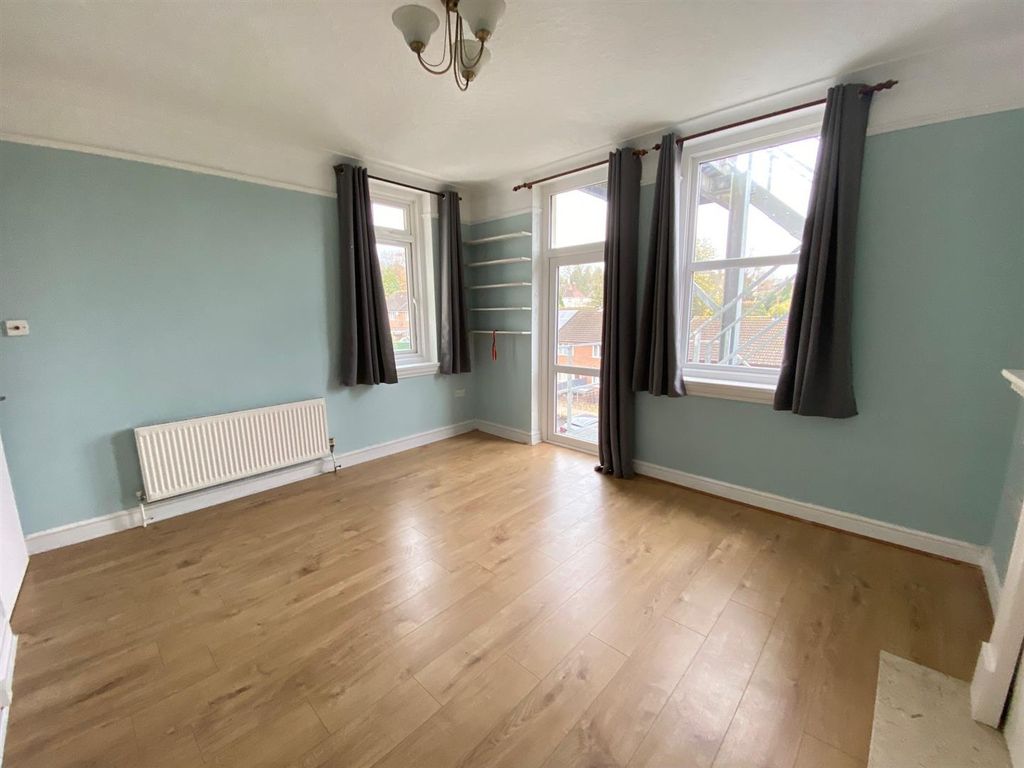 Property photo 2 of 12 Living Room.Jpg