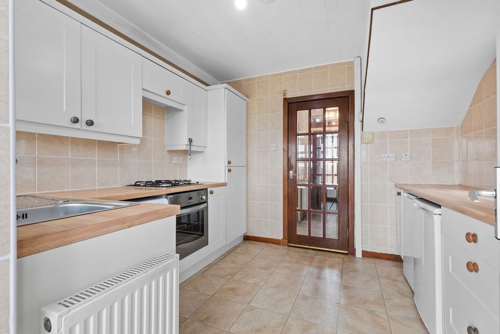Property photo 3 of 23