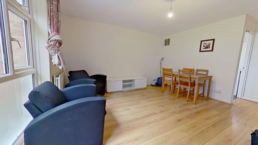 Property photo 2 of 26