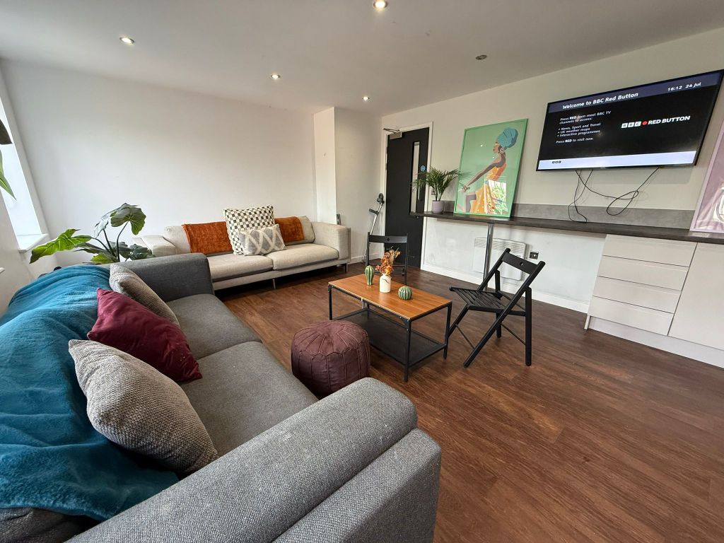 Property photo 1 of 6 Front Room