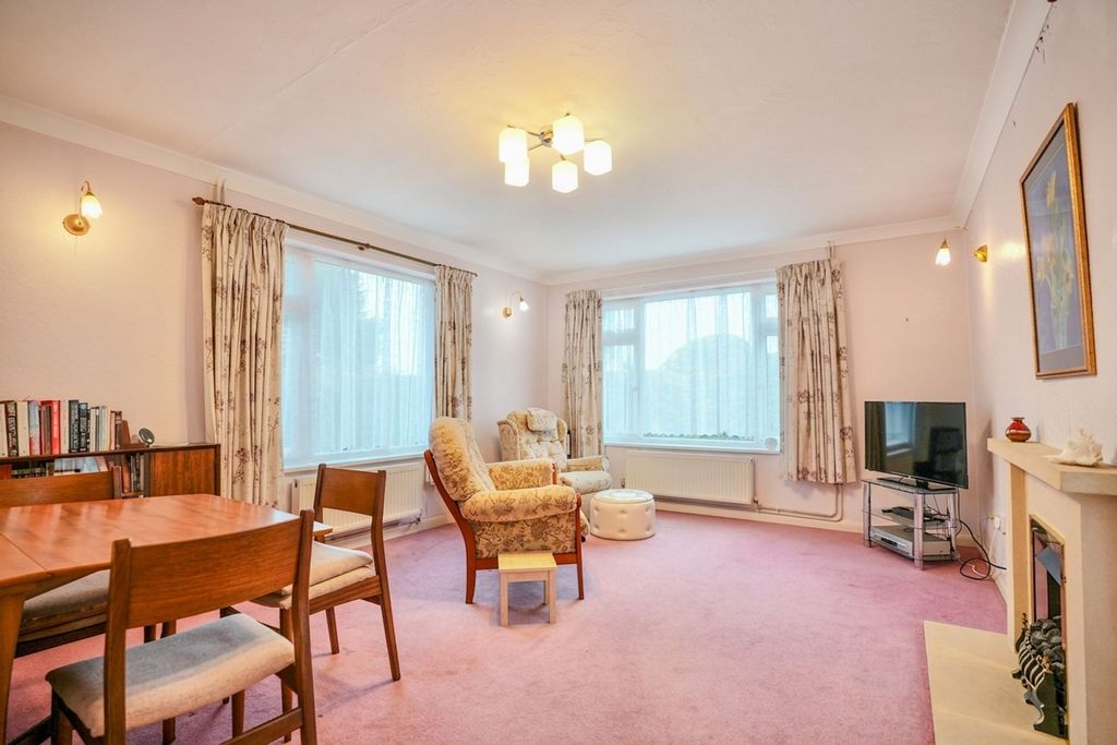 Property photo 3 of 25