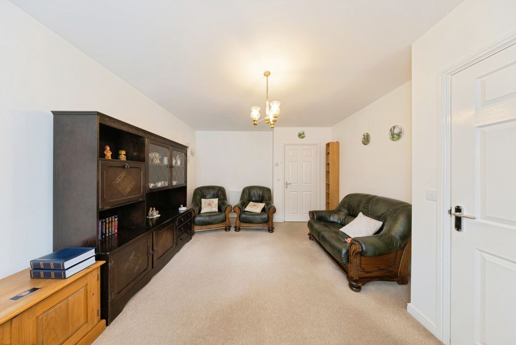 Property photo 2 of 17 Photo