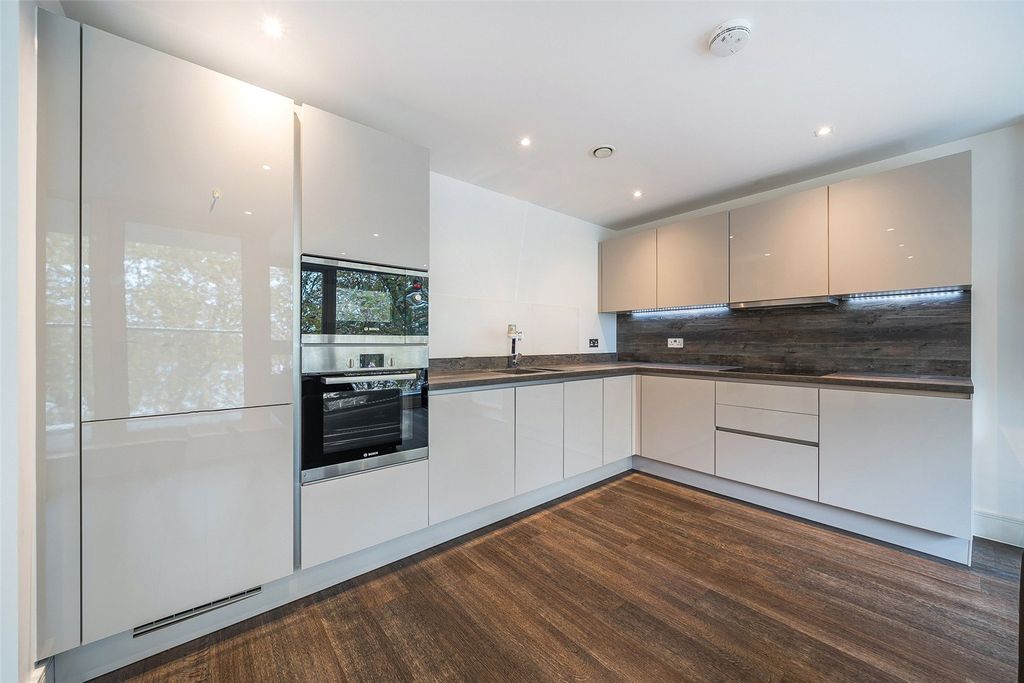 Property photo 3 of 22 Picture No. 14