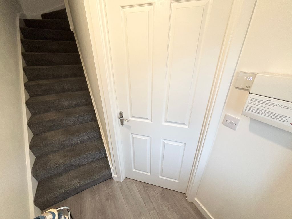 Property photo 2 of 28