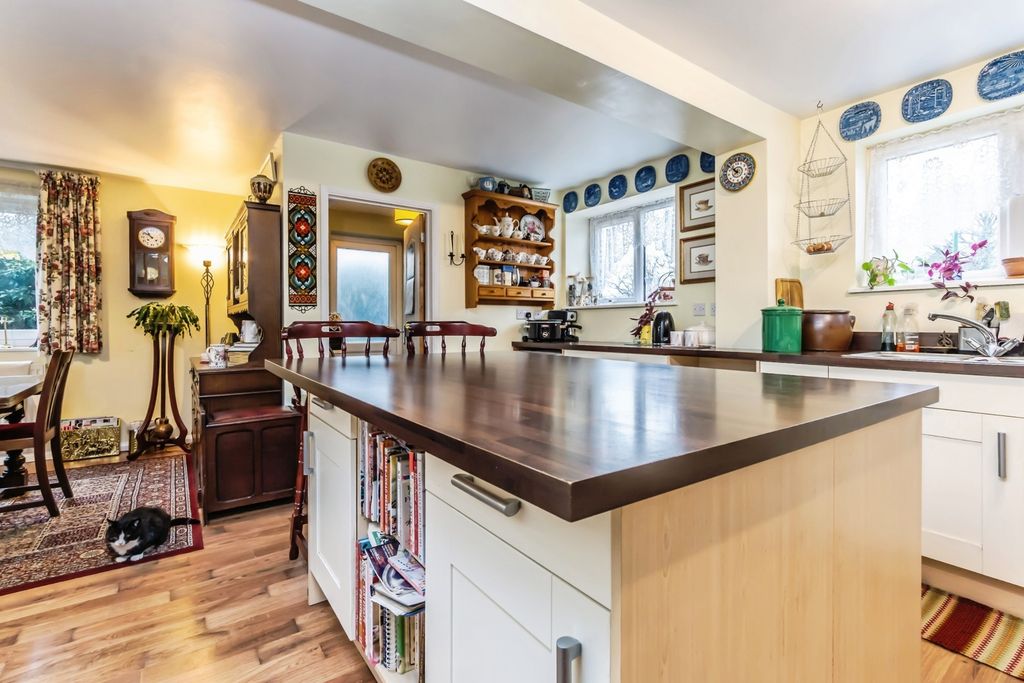 Property photo 3 of 21 Pbox-Img.Jpg