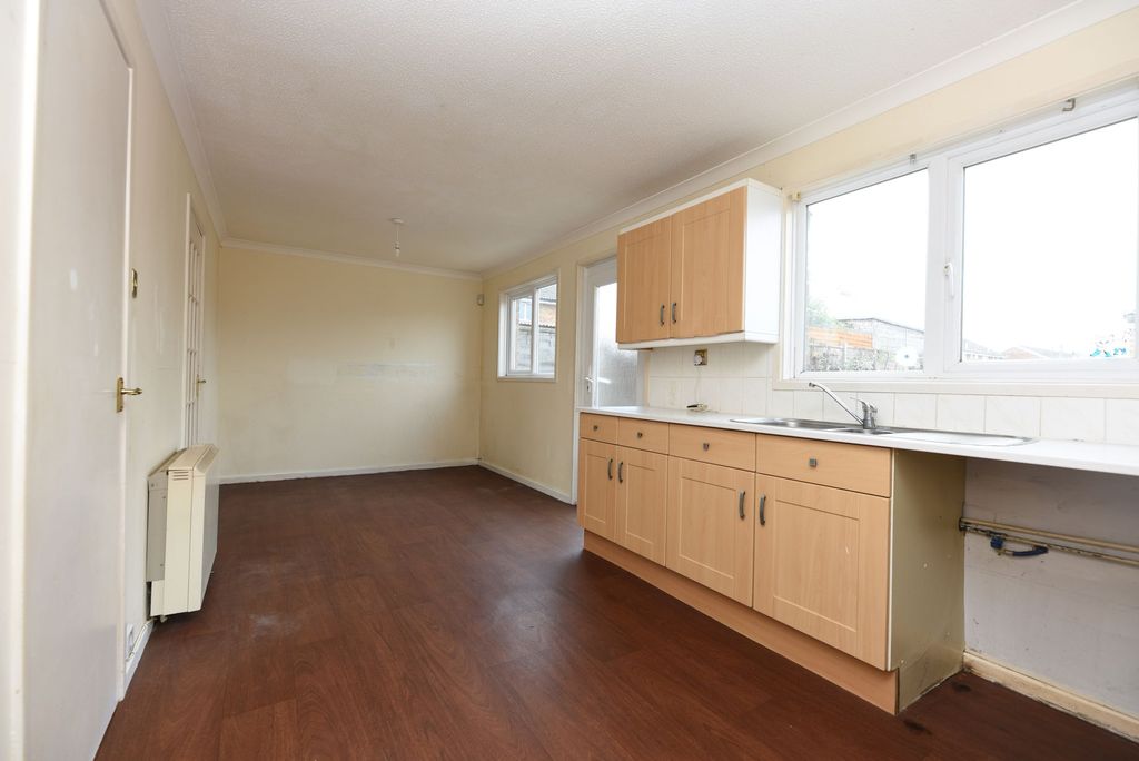 Property photo 3 of 11