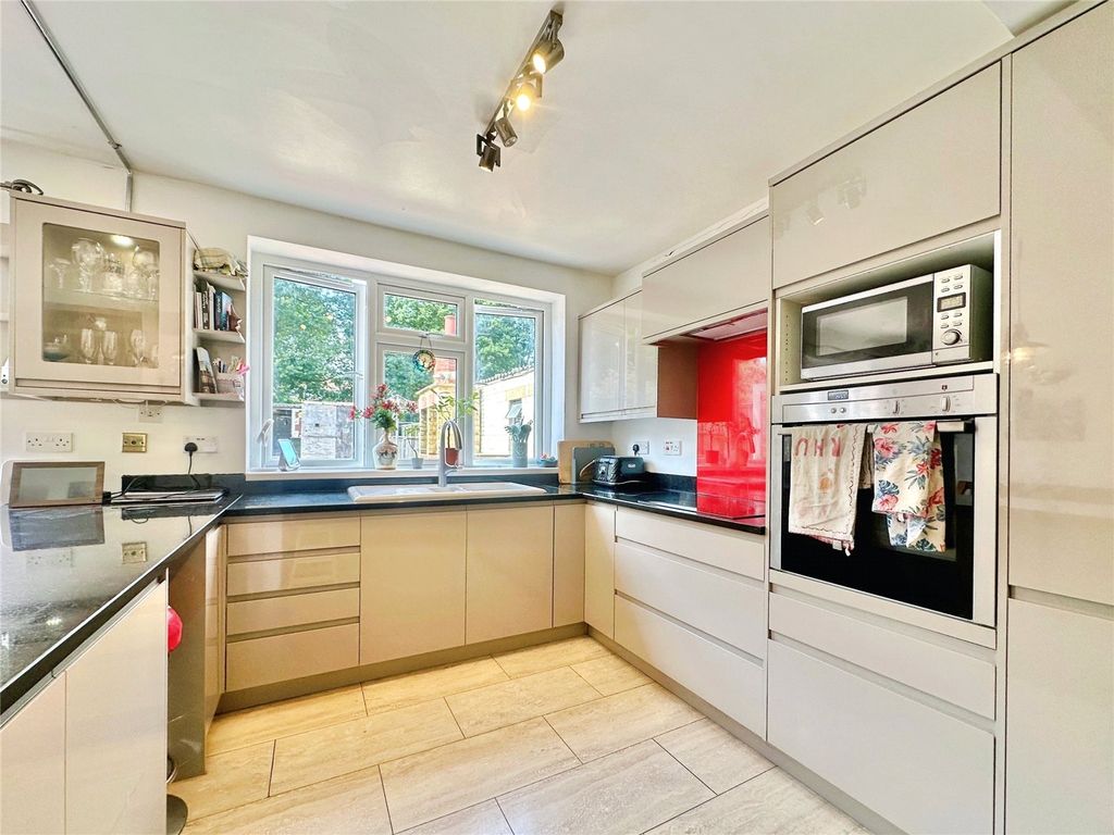 Property photo 3 of 18 #Yourmoveswanley
