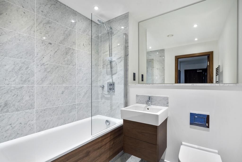 Property photo 2 of 11 Bathroom Shot 1.Jpeg