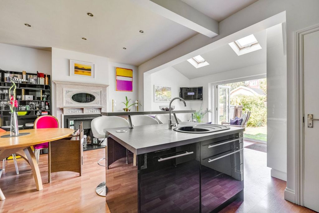 Property photo 2 of 27 Picture No. 21