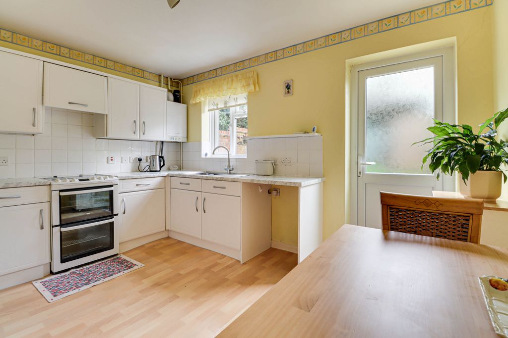 Property photo 3 of 16 Kitchen