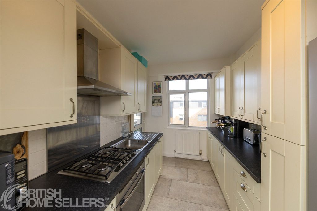 Property photo 3 of 8 Picture No. 05