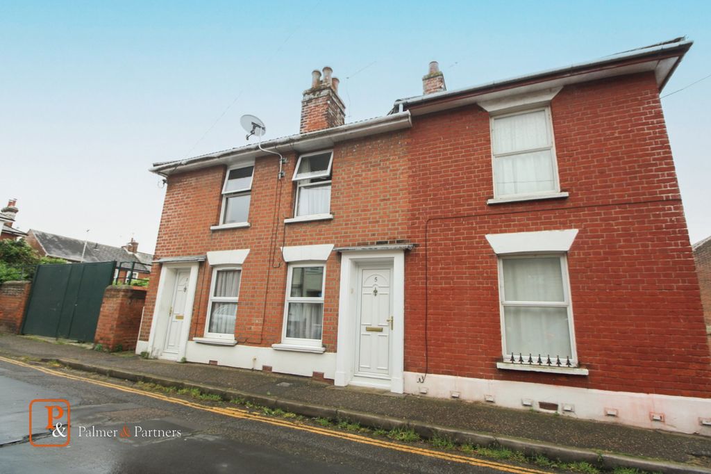 Property photo 1 of 10 External