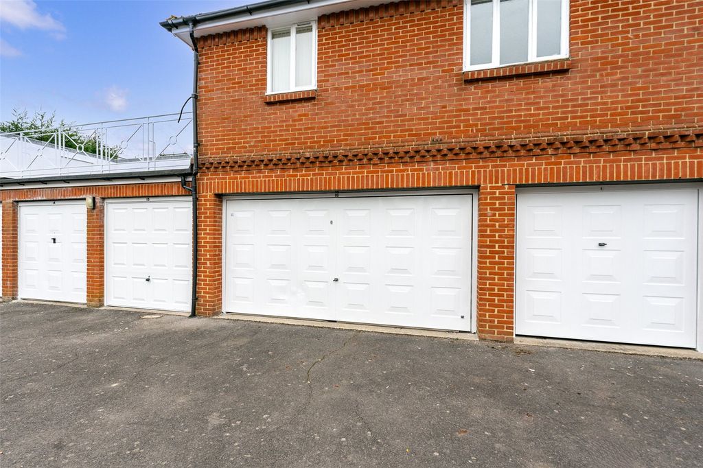 Property photo 2 of 16 Picture No. 22