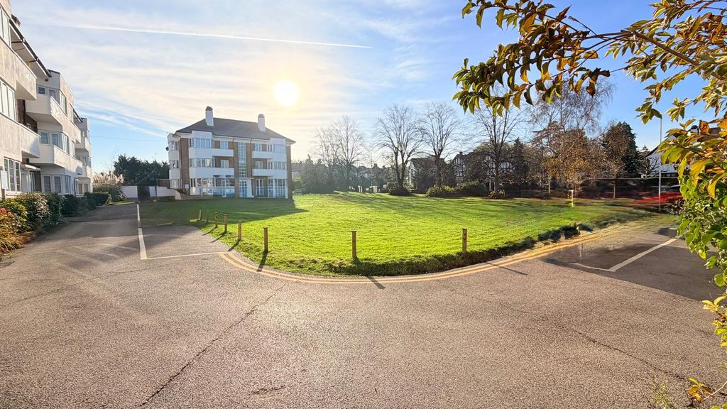 Property photo 1 of 2