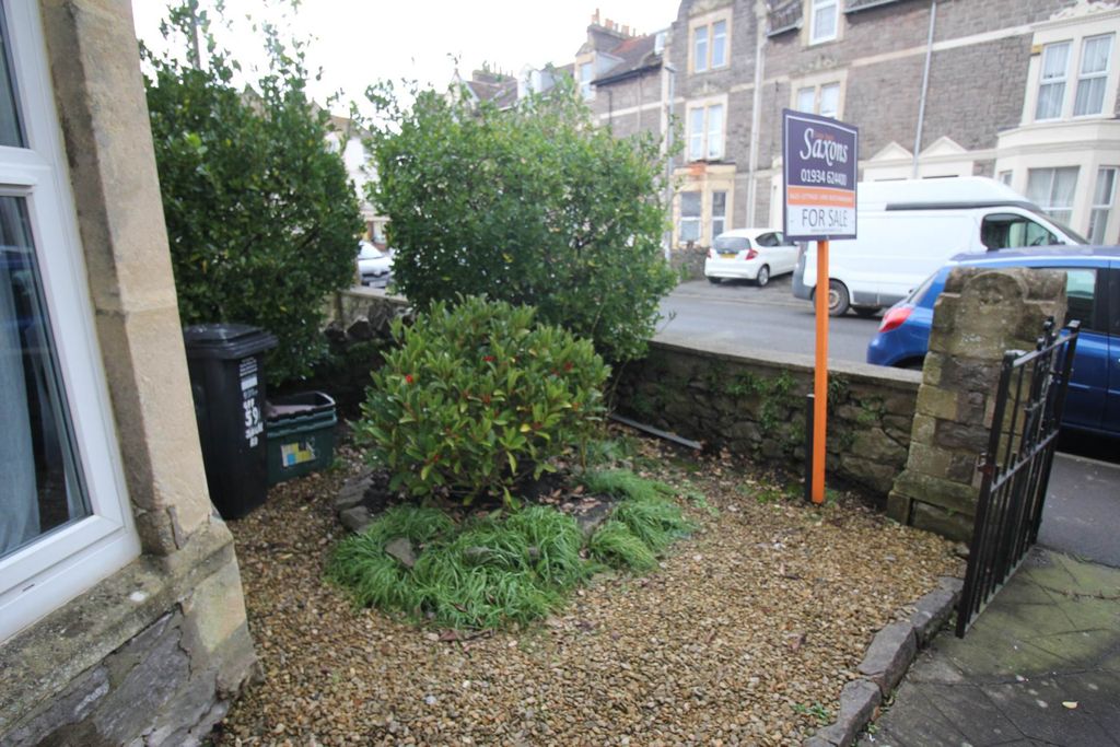 Property photo 2 of 11