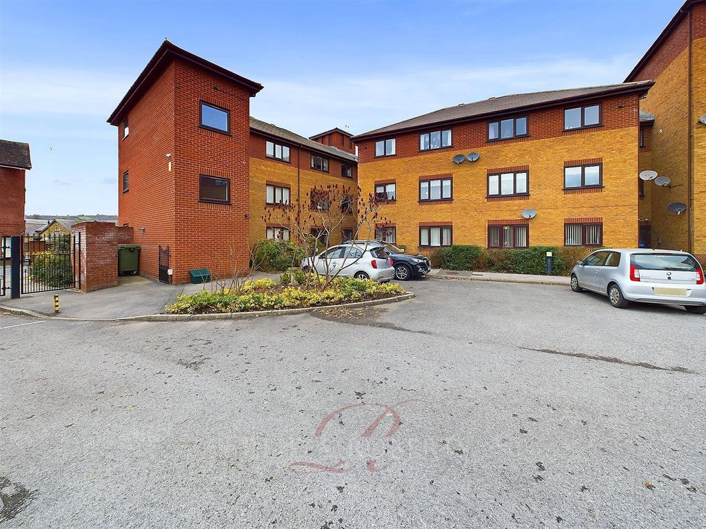 Property photo 1 of 13 Cam03999G0-Pr0055-Still013.Jpg