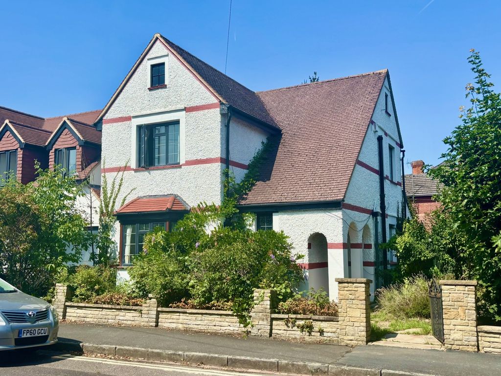 Property photo 1 of 9 Front