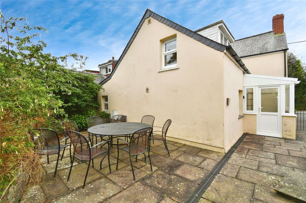 Property photo 2 of 32 Picture No. 28