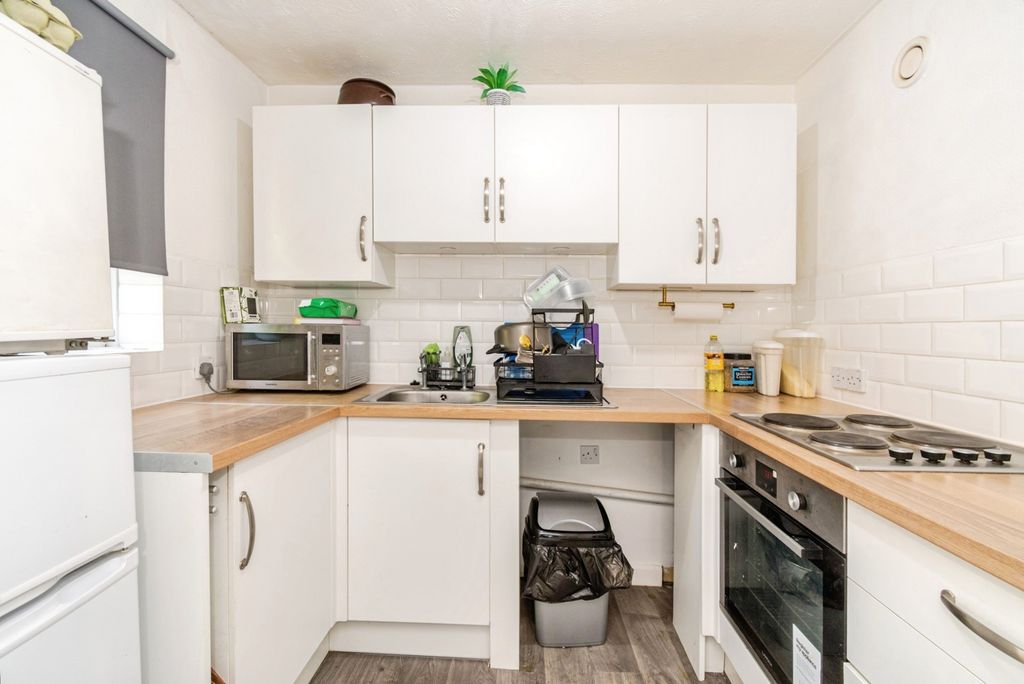 Property photo 3 of 10 Pbox-Img.Jpg