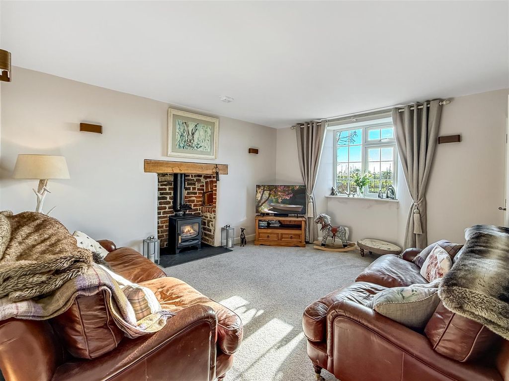 Property photo 3 of 27 c0Ac6Edc3F033d33347Debc43903d12950Fb0De5.Jpg