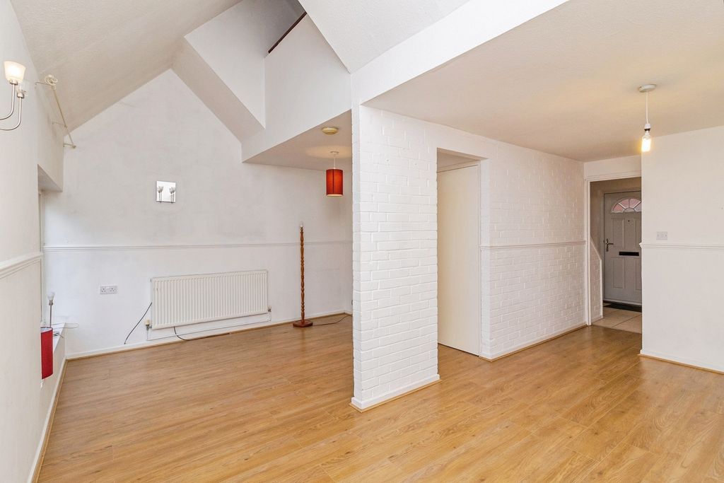 Property photo 3 of 20 Pbox-Img.Jpg