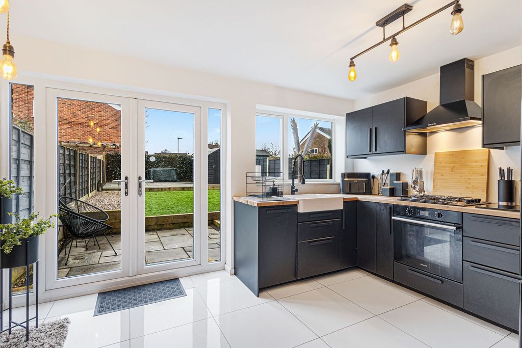 Property photo 3 of 21