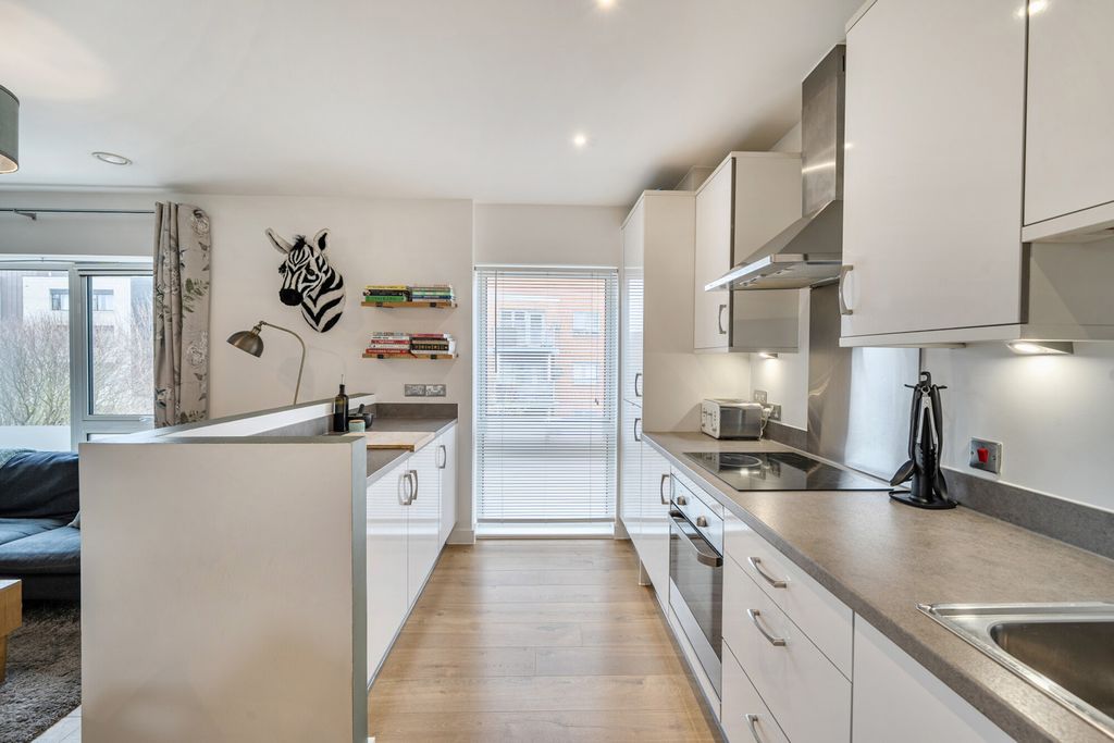 Property photo 2 of 21 Kitchen