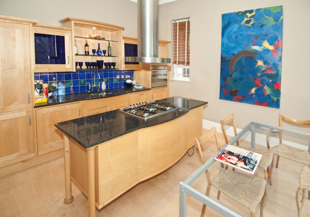 Property photo 3 of 9