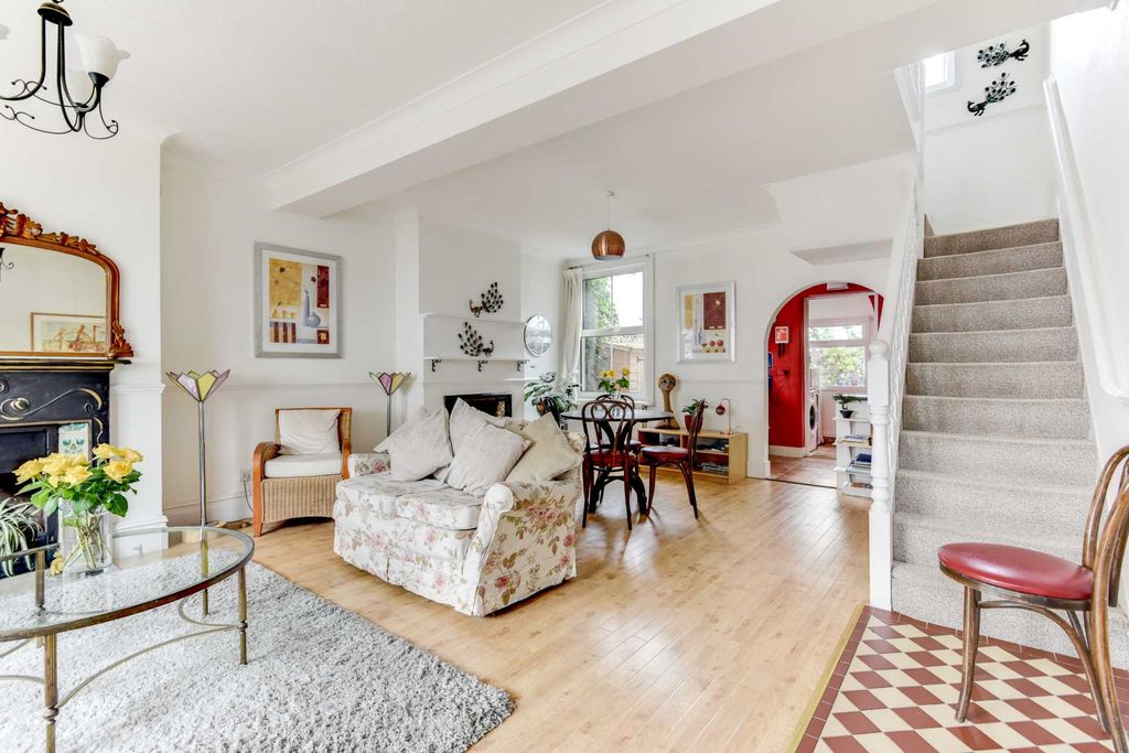 Property photo 2 of 18
