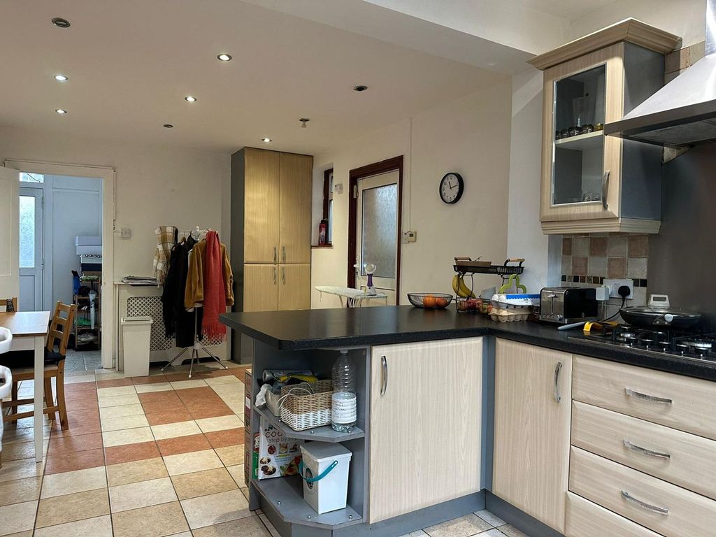 Property photo 2 of 8