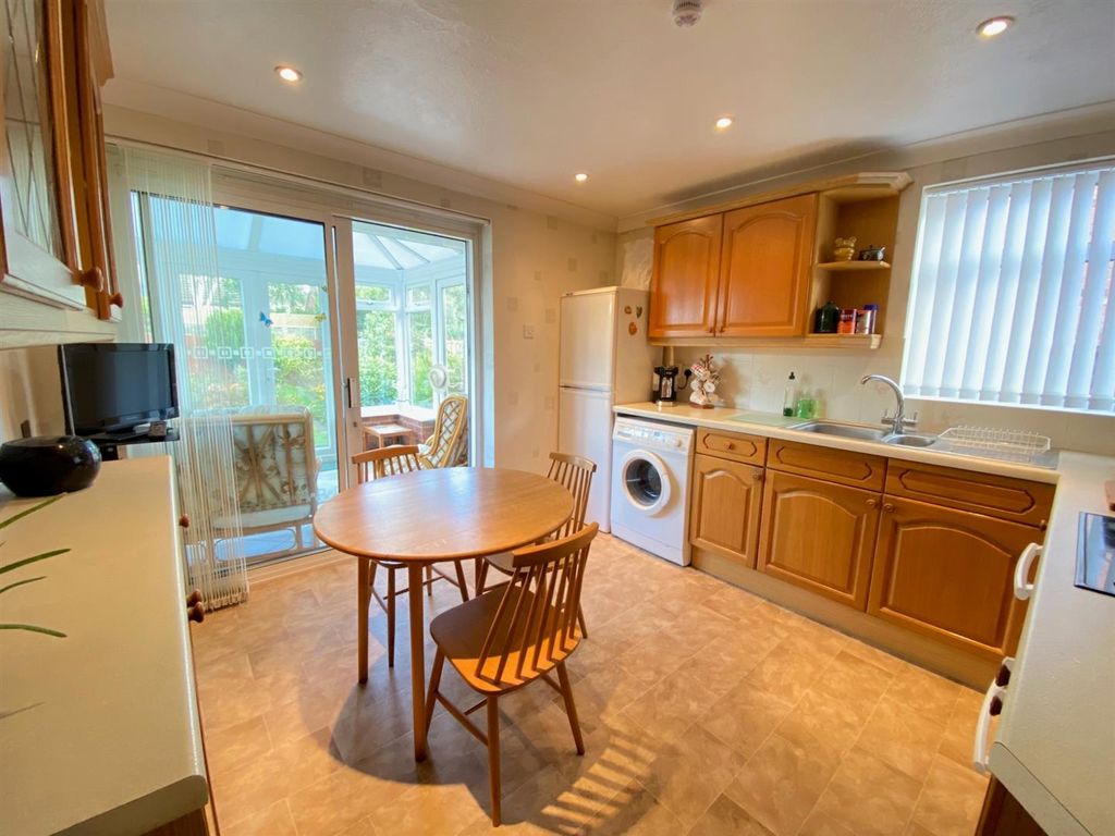 Property photo 3 of 16 Kitchen.Jpg