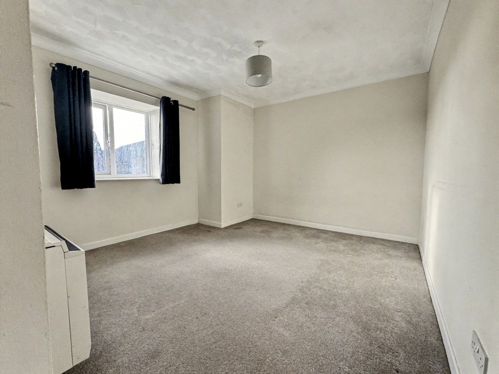 Property photo 2 of 12 Gallery