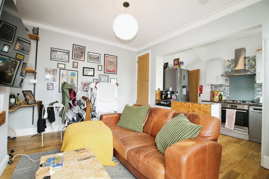 Property photo 1 of 15 Picture No. 03