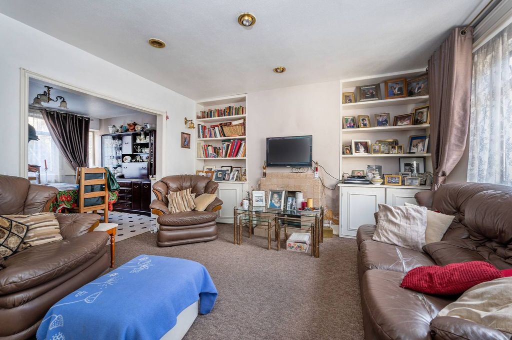 Property photo 3 of 16