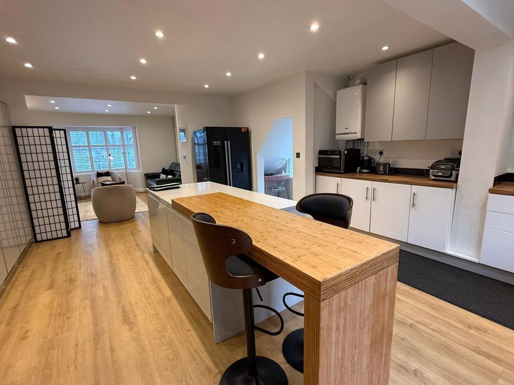 Property photo 3 of 18 Picture No. 09