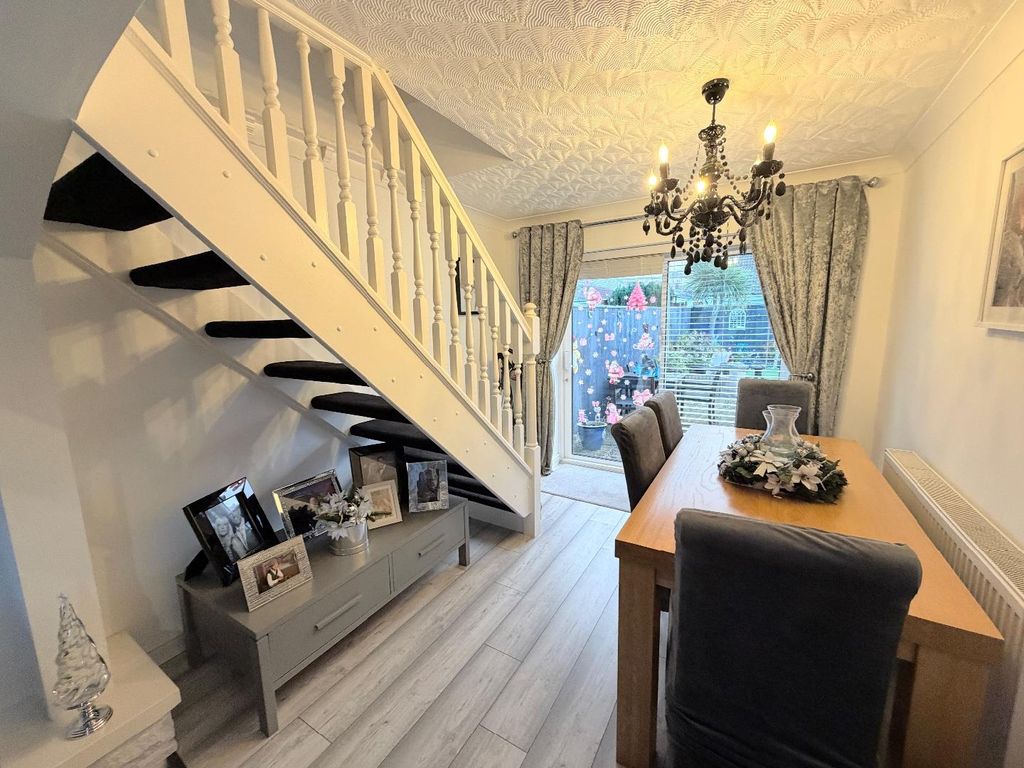 Property photo 3 of 12 Dining Area