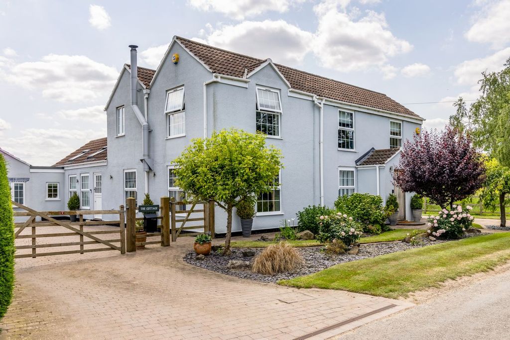 Property photo 1 of 38