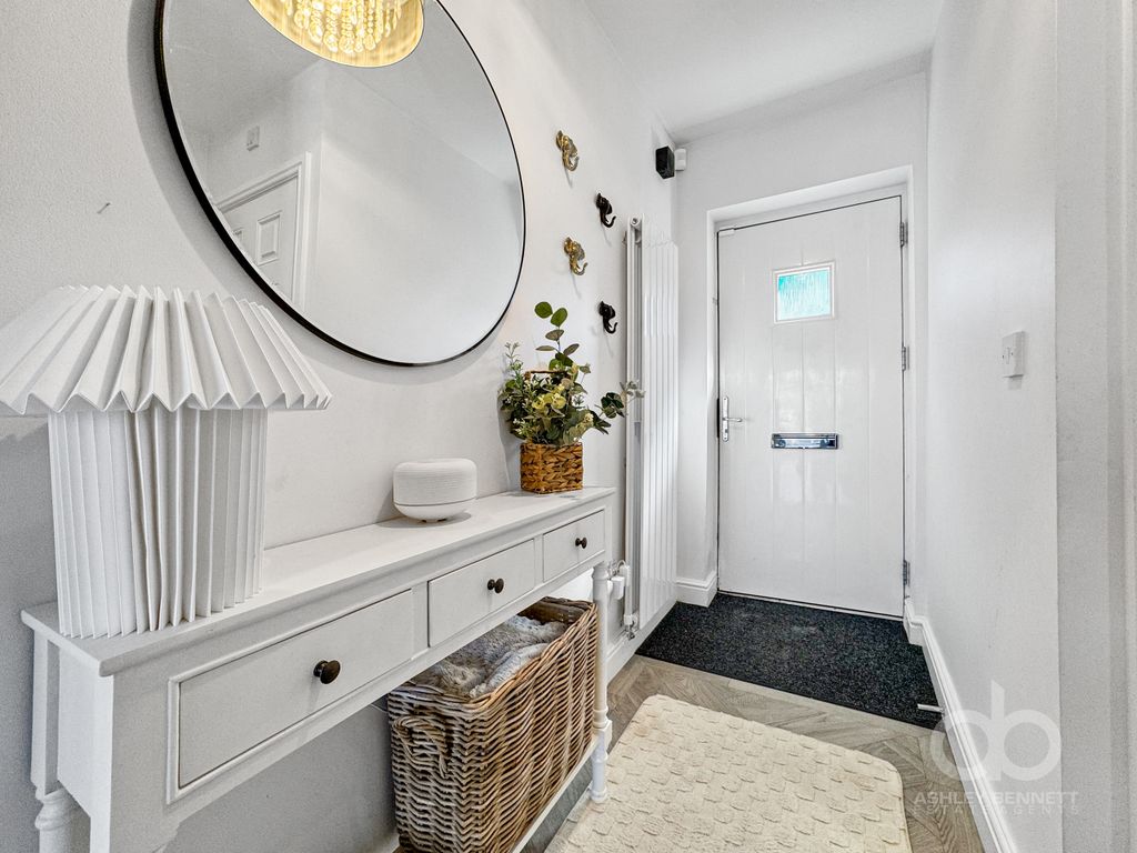Property photo 3 of 41 04